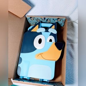 Bluey's Deluxe Play & Go Playset with 2.5-3" figures NIB